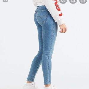 Levi skinny jeans